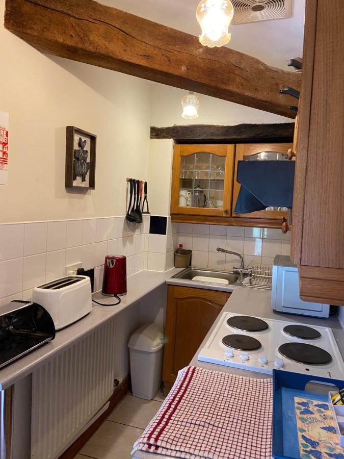 Tupenny Cottage, Old Mill Farm, Cotswold Water Park Cirencester Εξωτερικό φωτογραφία